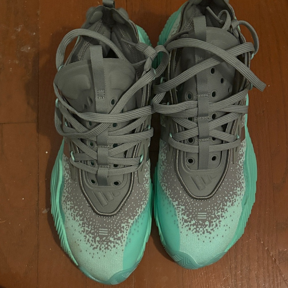Men's Athletic Sneakers in Gray and Teal